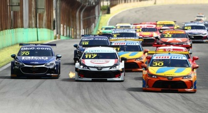 Toyota GAZOO Racing no autódromo José Carlos Pace, em São Paulo, durante a largada da Corrida do Milhão Solidário. Crédito: Luca Bassani