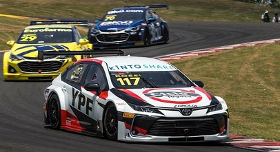 Piloto Matías Rossi, da Toyota Corolla GAZOO Racing, durante a última etapa. Foto: Bruno Terena