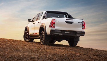 TOYOTA GAZOO Racing amplia portfólio com dois novos produtos: Hilux GR-S e Corolla Cross GR-Sport TOYOTA GAZOO Racing amplia portfólio com dois novos produtos: Hilux GR-S e Corolla Cross GR-Sport