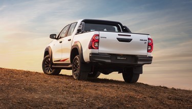 TOYOTA GAZOO Racing amplia portfólio com dois novos produtos: Hilux GR-S e Corolla Cross GR-Sport